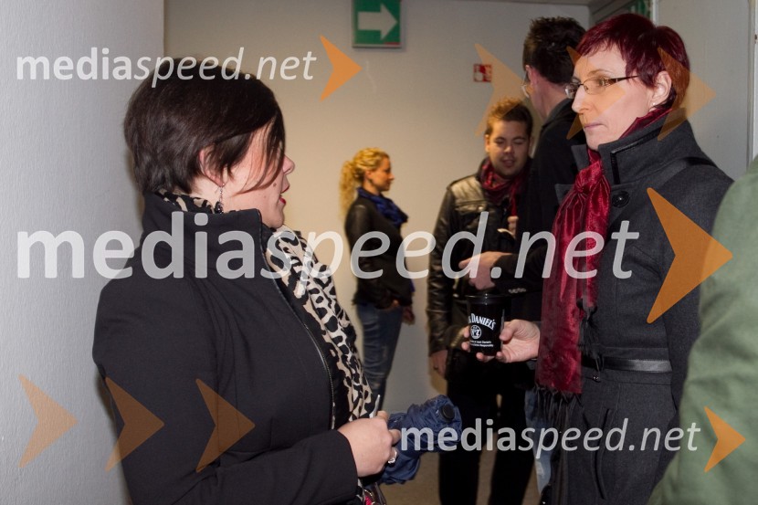 Ana Marija Mitič, stand up komičarka; Lucija Ćirović, stand up komičarkaUdar po moško 2, premiera predstave