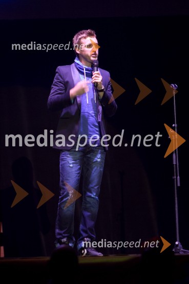 Denis Avdič, stand up komikUdar po moško 2, premiera predstave