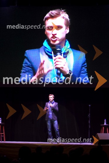 Denis Avdič, stand up komikUdar po moško 2, premiera predstave