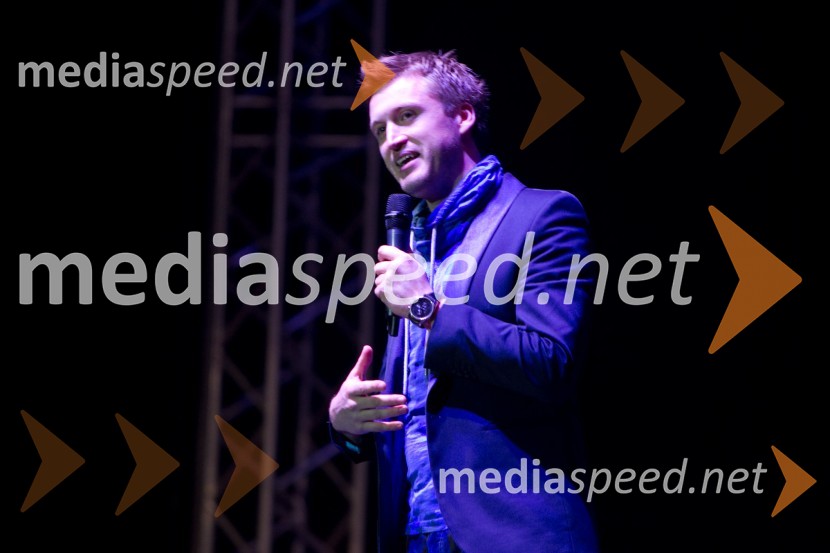 Denis Avdič, stand up komikUdar po moško 2, premiera predstave