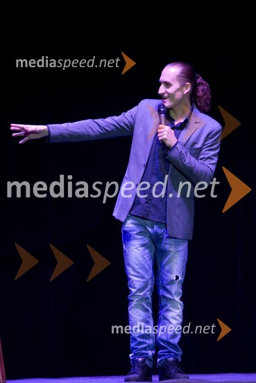 Vid Valič, stand up komikUdar po moško 2, premiera predstave