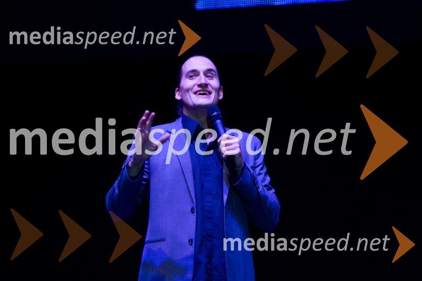 Vid Valič, stand up komikUdar po moško 2, premiera predstave