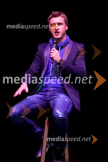 Denis Avdič, stand up komikUdar po moško 2, premiera predstave