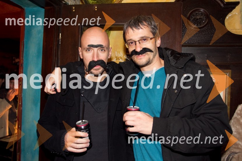 Matjaž Lovše - Pikec, moderator; Jean Frbežar, moderatorUdar po moško 2, premiera predstave