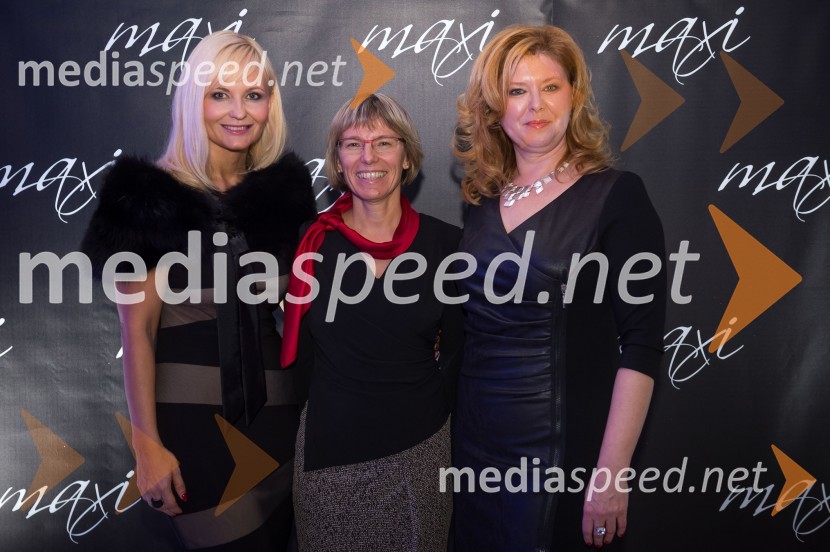 Jerneja Jager, direktorica Modiane; ...;&nbsp;Katja Mihelič, direktorica blagovnice MaxiEkskluzivna modna revija v blagovnici Maxi