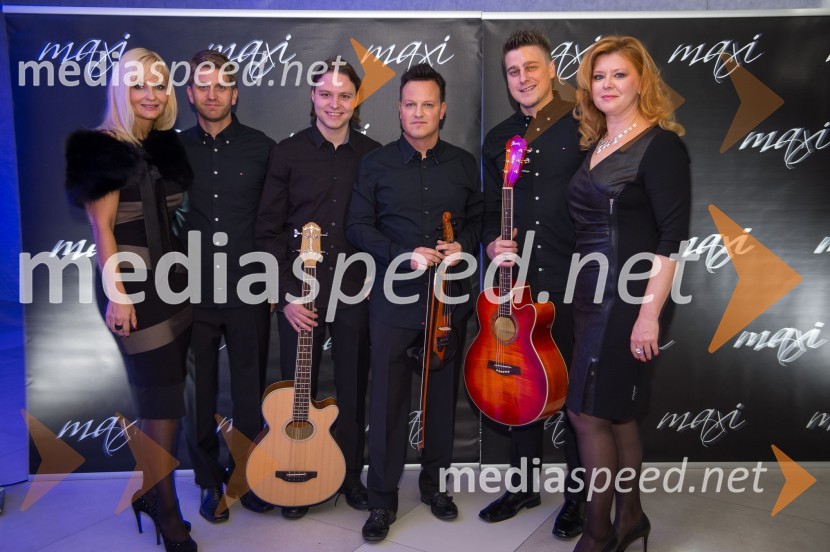 Jerneja Jager, direktorica Modiane; ...; ...; ...; ...;&nbsp;Katja Mihelič, direktorica blagovnice MaxiEkskluzivna modna revija v blagovnici Maxi