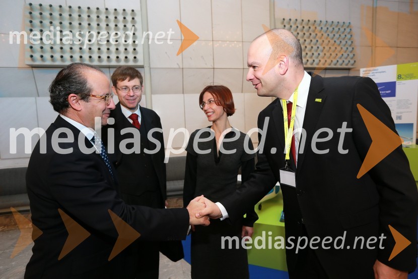 Daniel Caleja Crespo, Evropska komisija; Boštjan Skalar, v.d. direktorja javne agencije SPIRIT Slovenija8. slovenski forum inovacij 2013, prvi dan