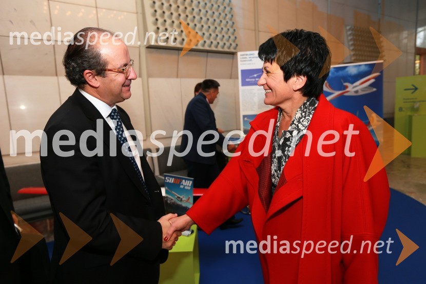 Daniel Caleja Crespo, Evropska komisija;&nbsp;Andreja Kert, državna sekretarka na ministrstvu za gospodarstvo8. slovenski forum inovacij 2013, prvi dan