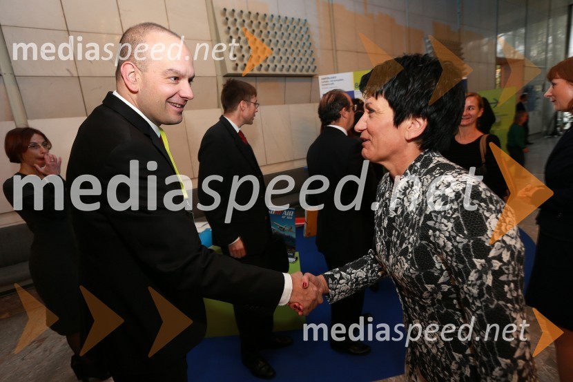 Boštjan Skalar, v.d. direktor javne agencije SPIRIT Slovenija; Andreja Kert, državna sekretarka na ministrstvu za gospodarstvo8. slovenski forum inovacij 2013, prvi dan