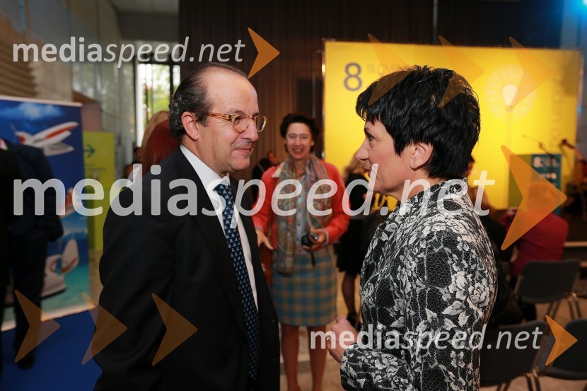 Daniel Caleja Crespo, Evropska komisija; Andreja Kert, državna sekretarka na ministrstvu za gospodarstvo8. slovenski forum inovacij 2013, prvi dan