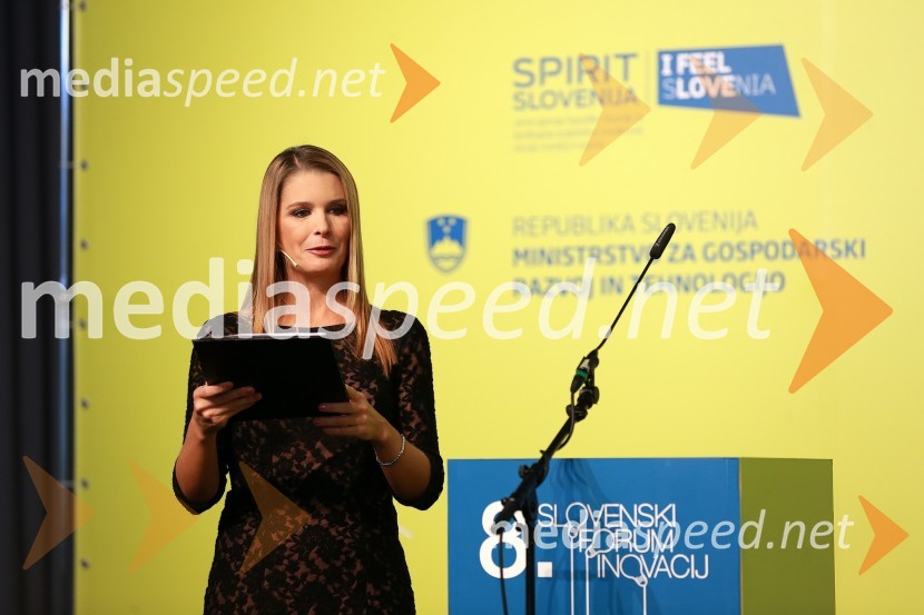 Bernarda Žarn, povezovalka8. slovenski forum inovacij 2013, prvi dan