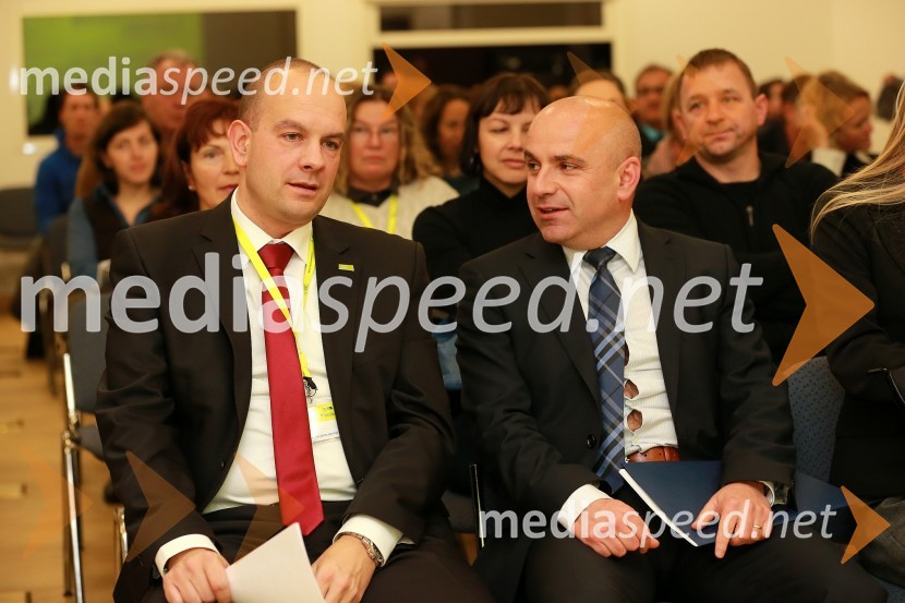 Boštjan Skalar, v.d. direktorja javne agencije SPIRIT Slovenija; mag. 
Marjan Hribar, generalni direktor Direktorata za turizem in 
internacionalizacijo na Ministrstvu za gospodarski razvoj in tehnologijo8. slovenski forum inovacij 2013, prvi dan