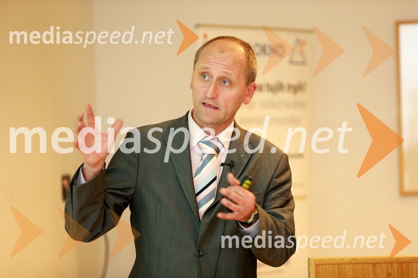 8. slovenski forum inovacij 2013, prvi dan