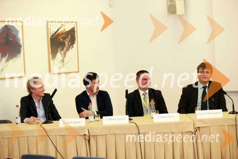 Jakob Žigante, predsednik Združenje družinskih podjetij; Martin Jezeršek, generalni direktor Jezeršek d.o.o.; Marko Lotrič, Lotrič d.o.o.; Jaka Vadnjal, dekan Gea College8. slovenski forum inovacij 2013, prvi dan