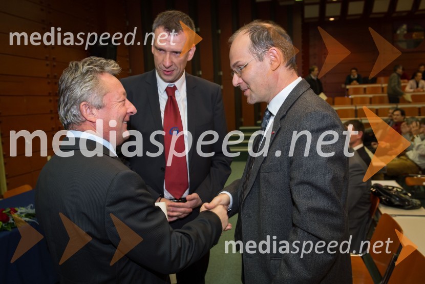 Stanko Stepišnik, Minister za gospodarski razvoj in tehnologijo; doc. dr. 
Iztok Palčič, Fakulteta za strojništvo UM; prof. dr. Stefan Vorbach, 
prodekan za izobraževalno dejavnost, Fakulteta za strojništvo in 
ekonomijo Tehniške univerze v Gradcu20 let prvega interdisciplinarnega študija na Univerzi v Mariboru