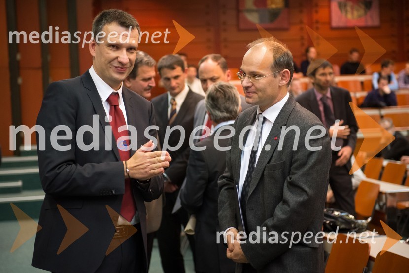 Doc. dr. Iztok Palčič, Fakulteta za strojništvo UM; prof. dr. Stefan Vorbach,
prodekan za izobraževalno dejavnost, Fakulteta za strojništvo in 
ekonomijo Tehniške univerze v Gradcu20 let prvega interdisciplinarnega študija na Univerzi v Mariboru