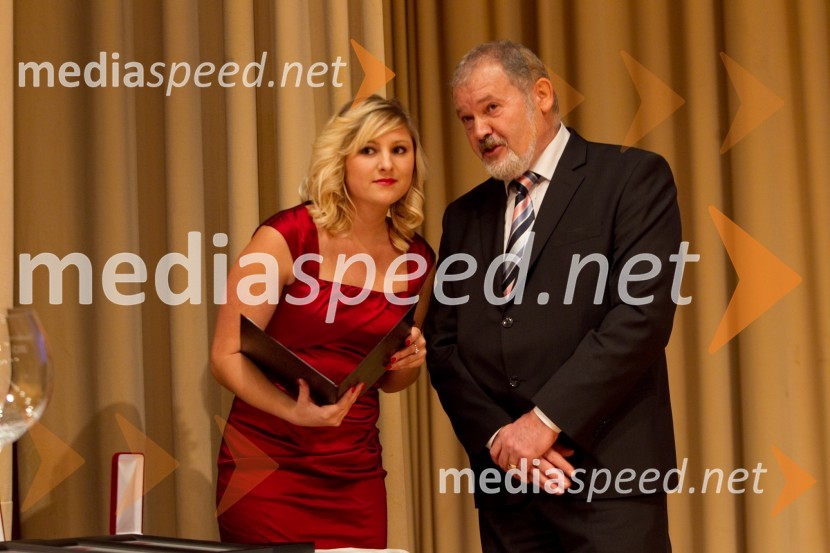 Simona Žugelj, voditeljica; Rado Stojanovič16. Slovenski festival vin in 6. Festival Kulinarike 2013