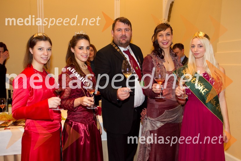 Andreja Simeonov, cvičkova princesa 
2013;&nbsp; Anet Jagodič, kraljica terana 2013; Sebastijan Rojs; Neža Pavlič, vinska kraljica Slovenije 2013; Saša Pfeifer Pelicon,
vinska kraljica slovenske Istre 201416. Slovenski festival vin in 6. Festival Kulinarike 2013