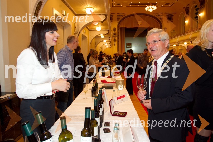 Lidija Mavretič, 1. vinska kraljica Slovenije; Sašo Štampar16. Slovenski festival vin in 6. Festival Kulinarike 2013