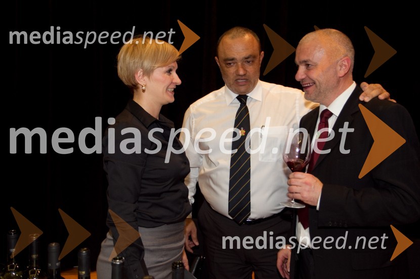 Jadranka Klarić Kimovska, vinogradništvo Stobi; Igor Popov, veleposlanik Makedonije v Sloveniji;  Dare Spenko16. Slovenski festival vin in 6. Festival Kulinarike 2013