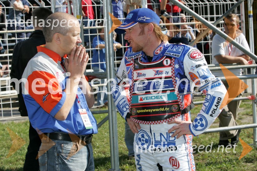 Jason Crump, Avstralija (desno) in Brian Karger - Danska, njegov mentor in trenerSPEEDWAY, Speedway Grand Prix - VN Poljske 2005 trening