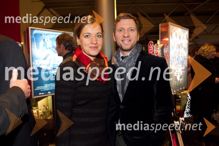 Anja Hlača Ferjančič, novinarka s soprogomNa kanto, premiera slovenskega športnega filma