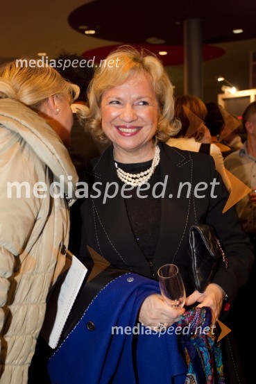 Sabrina Pečelin, vodja odnosov z javnostmi pri Porsche Slovenija d.o.oNa kanto, premiera slovenskega športnega filma