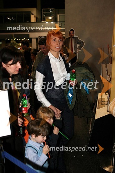 Vesna Janković s sinom VallomPredpremiera filma Ninja želve