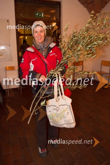 Nataša Tič Ralijan, igralkaPletenje adventnih venčkov z znanimi Slovenci 2013