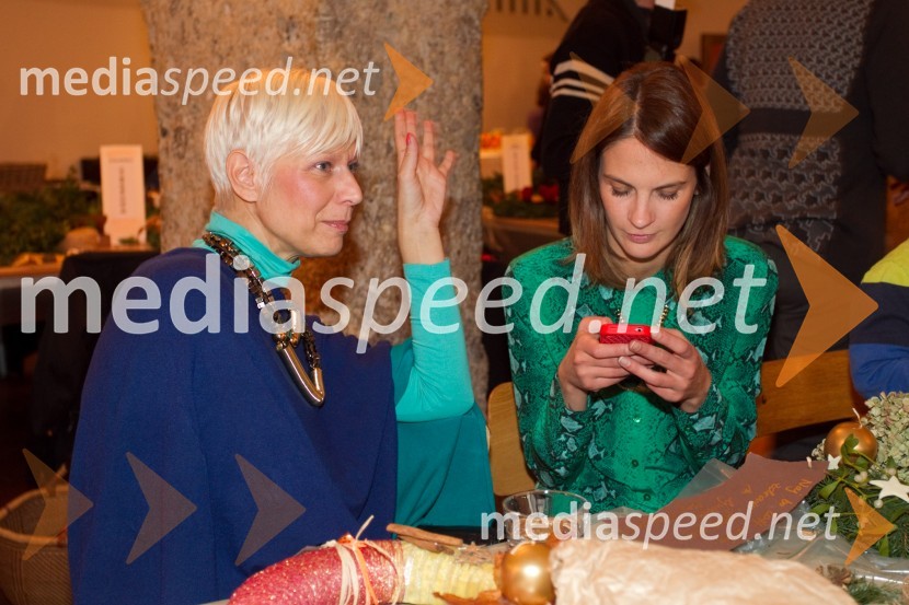 Barbara Drnač, novinarka; Maja Bulc Raspopovič, lastnica agencije Model GroupPletenje adventnih venčkov z znanimi Slovenci 2013