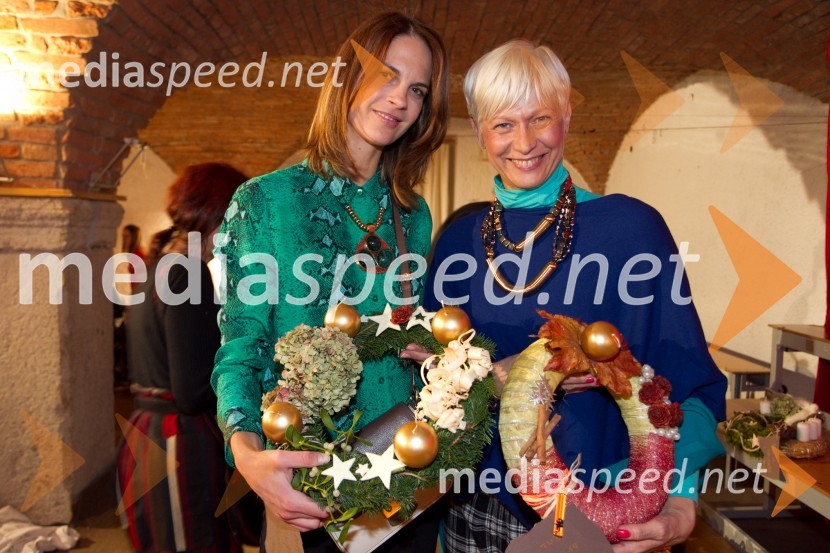Maja Bulc Raspopovič, lastnica agencije Model Grou; Barbara Drnač, novinarkaPletenje adventnih venčkov z znanimi Slovenci 2013