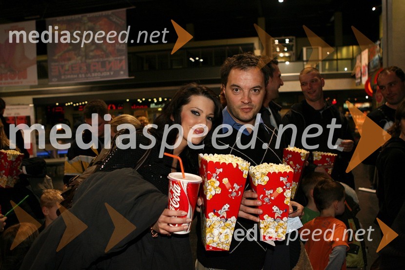 Iris Mulej, Miss Slovenije 2006 in njen fant Jure Zorčič, urednik športa pri DirektuPredpremiera filma Ninja želve