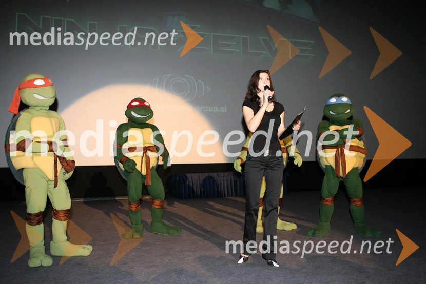 Brigita Novak, manekenka, TV voditeljica in povezovalka prireditvePredpremiera filma Ninja želve