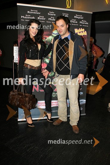 Iris Mulej, Miss Slovenije 2006 in njen fant Jure Zorčič, urednik športa pri DirektuPredpremiera filma Ninja želve