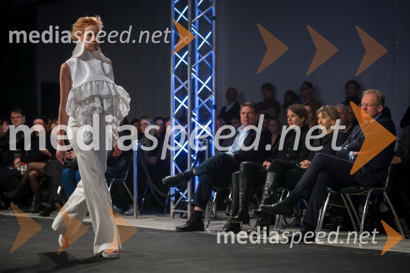 Mladi Trendi oblikovalec leta, modno umetniški dogodekMladi Trendi oblikovalec leta, modno umetniški dogodek