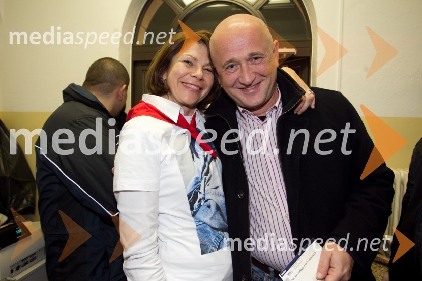 Lidija Pavlin, agencija Nicha; Matjaž Gantar, Direktor družbe KD GroupPles jugo nostalgije za EX YU generacijo