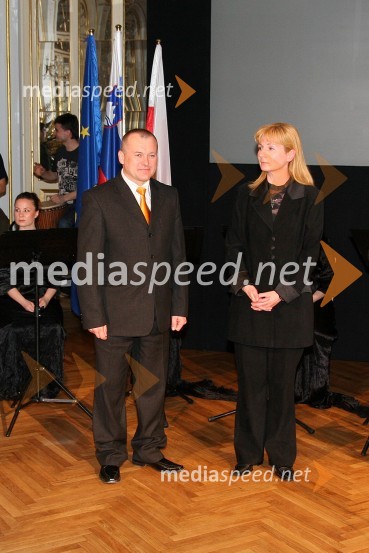 Franc Kangler, mariborski župan in Janja Vidmar, pisateljica in dobitnica Glazerjeve listine na področju kulture
Podelitev Glazerjevih nagrad 2007