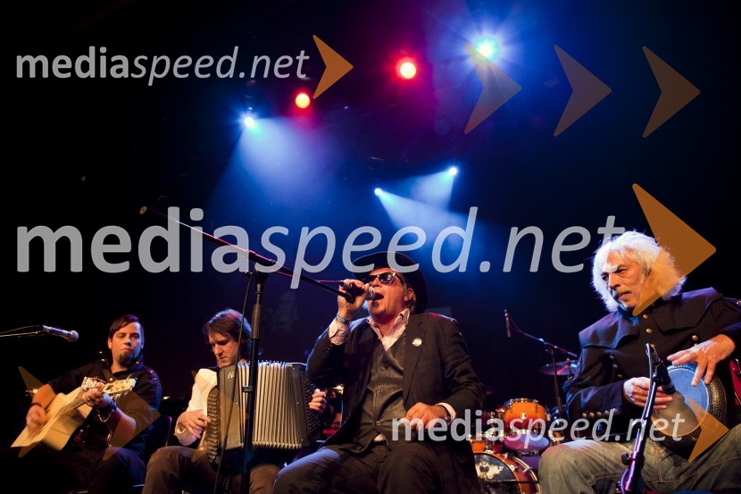 Pero Lovšin, pevec; skupina SokoliIzštekanih 20