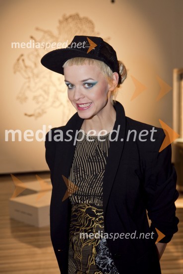 Tina Marinšek, pevka skupine TabuIzštekanih 20