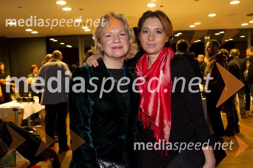 Sabrina Pečelin, vodja odnosov z javnostmi pri Porsche Slovenija d.o.o.; Simona VračarVlado Kreslin, koncert Čarobnice