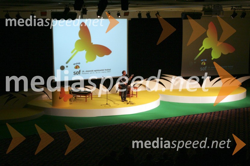 Sašo Hribar, voditelj oddaje Hri-Bar na TV SlovenijaOtvoritev SOF-a, Slovenskega oglaševalskega festivala