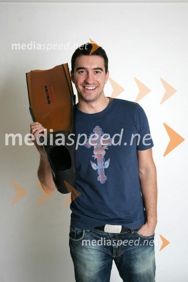 Marko Potrč, voditelj oddaje Svet na Kanalu AMarko Potrč, voditelj oddaje Svet na Kanalu A