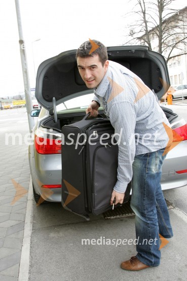 Marko Potrč, voditelj oddaje Svet na Kanalu AMarko Potrč, voditelj oddaje Svet na Kanalu A