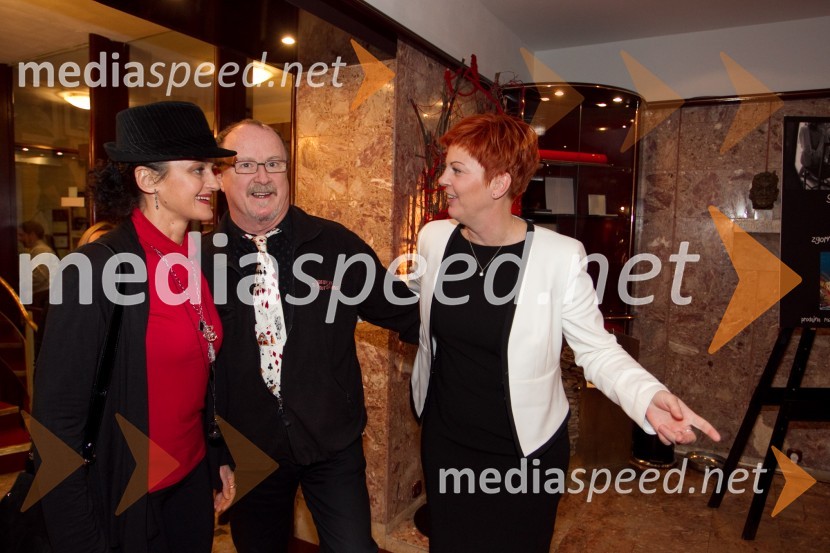 Irena Brunec Tebi, kiparka; Tomaž Domicelj, glasbenik; Mirjam Drnovšček, direktorica Prešernovega gledališča KranjJaz, Batman, premiera PG Kranj