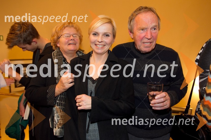 Vesna Slapar, igralka s staršiJaz, Batman, premiera PG Kranj