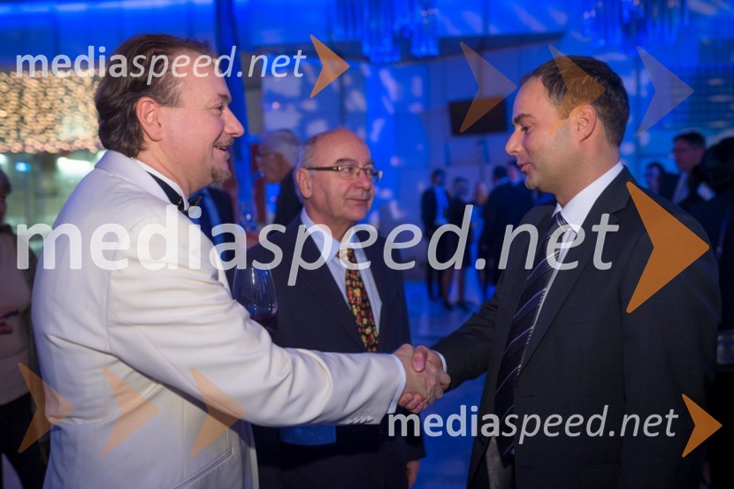 Patrik Greblo, dirigent; Andrej Slapar, predsednik uprave Zavarovalnice TriglavSlavnostni novoletni koncert Zavarovalnice Triglav