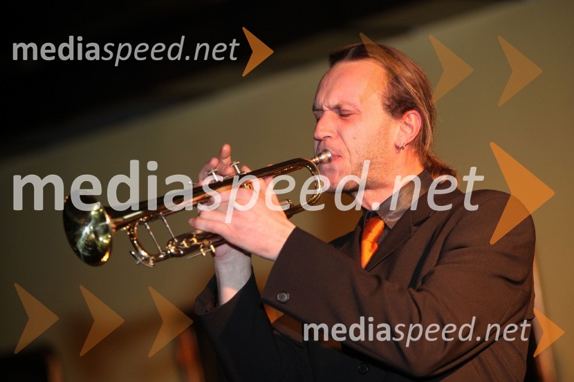 Jernej Senegačnik, dirigent6. Dobrodelni Miklavžev koncert z Aniko Horvat