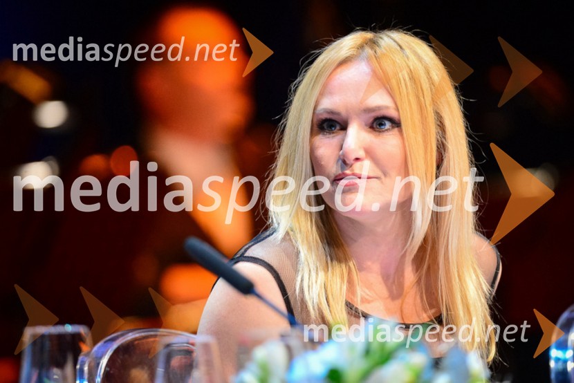 Nuša Derenda, pevkaVikendovi Gongi popularnosti, podelitev 2013