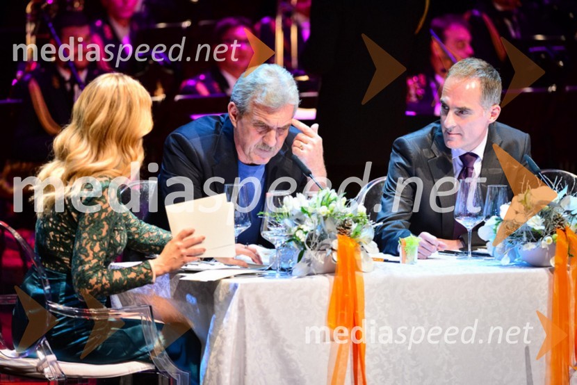 Katarina Čas, igralka; Slavko Bobovnik; Igor E. Bergant, televizijska voditeljaVikendovi Gongi popularnosti, podelitev 2013