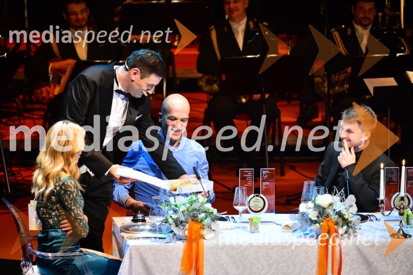 Katarina Čas, igralka; Gašper Konec, glasbenik; Nejc Gazvoda; Rok Biček, režiserjaVikendovi Gongi popularnosti, podelitev 2013